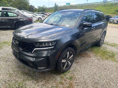 Used 2021 Kia Sorento EX w/ Panoramic Sunroof Package AWD/4WD image 3