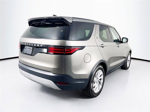Used 2024 Land Rover Discovery S image 5