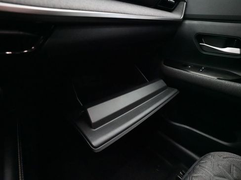 Certified 2025 Nissan Kicks SV image 29