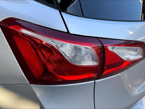 Used 2021 Chevrolet Equinox LT FWD image 26