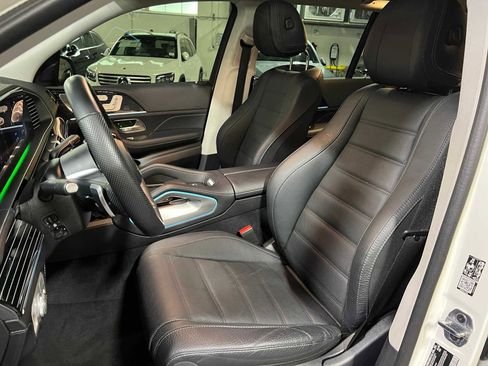 Used 2024 Mercedes-Benz GLS 580 4MATIC image 24