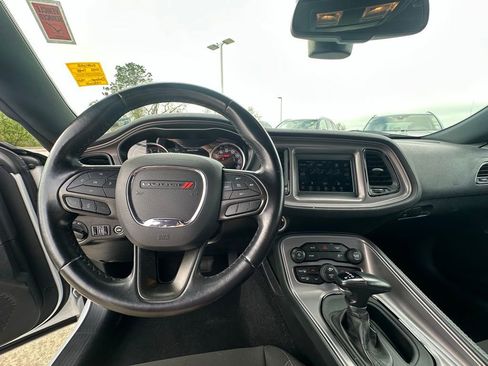 Used 2023 Dodge Challenger SXT image 8