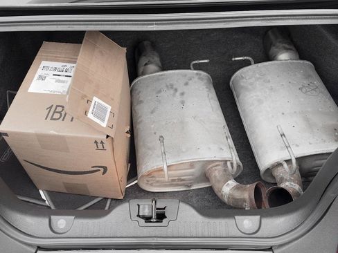 Used 2012 Ford Mustang Shelby GT500 w/ SVT Performance Pkg image 9