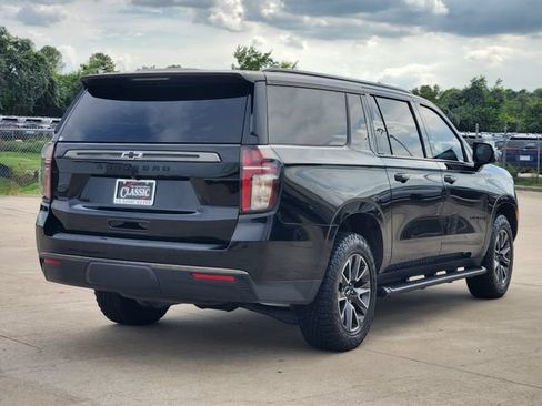 Used 2022 Chevrolet Suburban Z71 w/ Luxury Package AWD/4WD image 7
