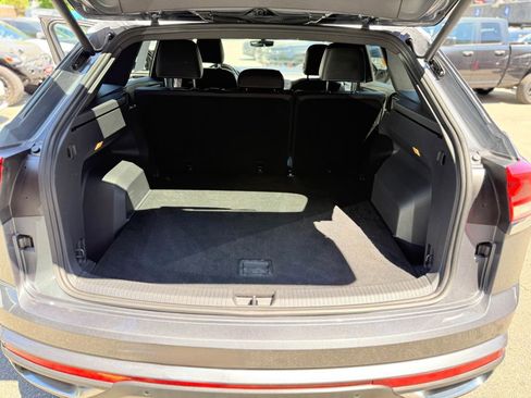 Used 2020 Volkswagen Atlas Cross Sport SE w/ Panoramic Sunroof Package AWD/4WD image 31