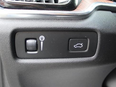 Used 2021 Volvo S60 T5 Momentum FWD image 17