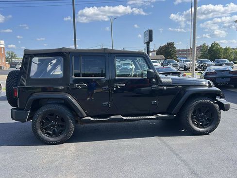 Used 2008 Jeep Wrangler Unlimited Sahara w/ Trailer Tow Group RWD image 4