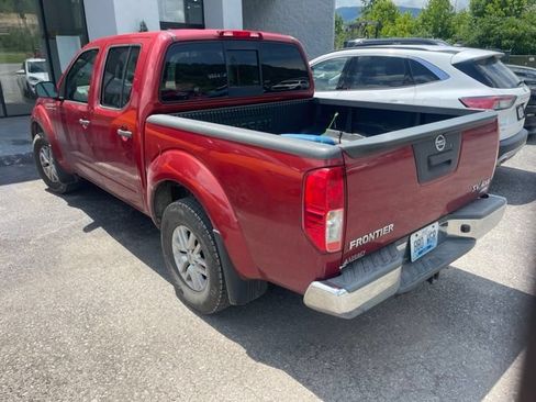 Used 2017 Nissan Frontier SV AWD/4WD image 2