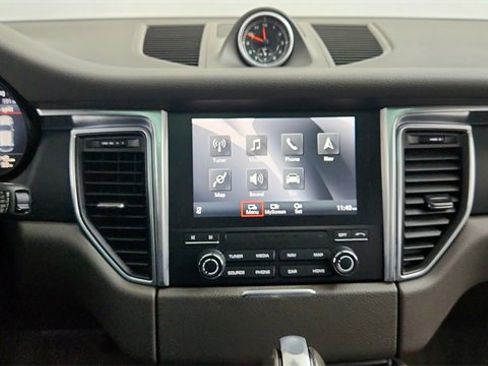 Used 2018 Porsche Macan Sport Edition image 14