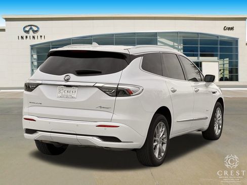 Used 2023 Buick Enclave Avenir image 3
