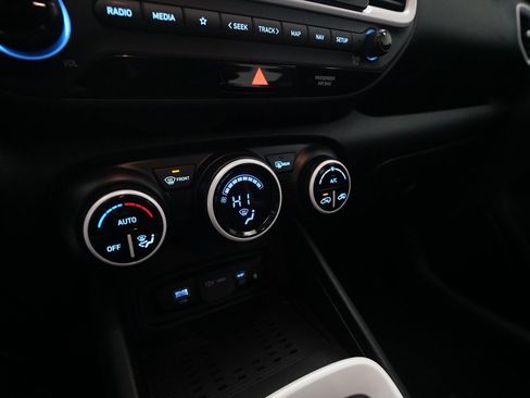 Used 2023 Hyundai Venue Limited w/ Cargo Package image 20