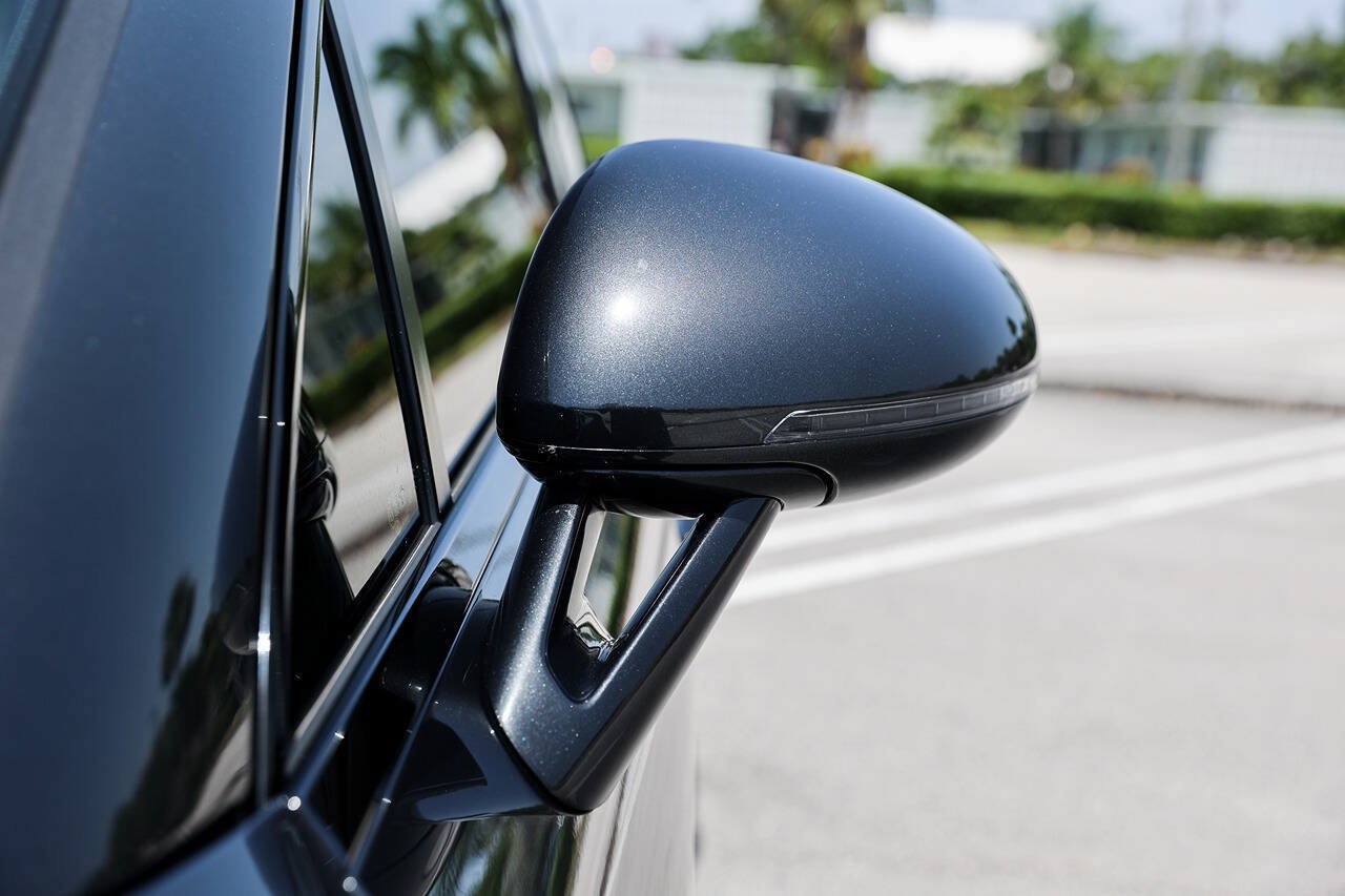 Used 2022 Porsche Macan AWD/4WD image 38