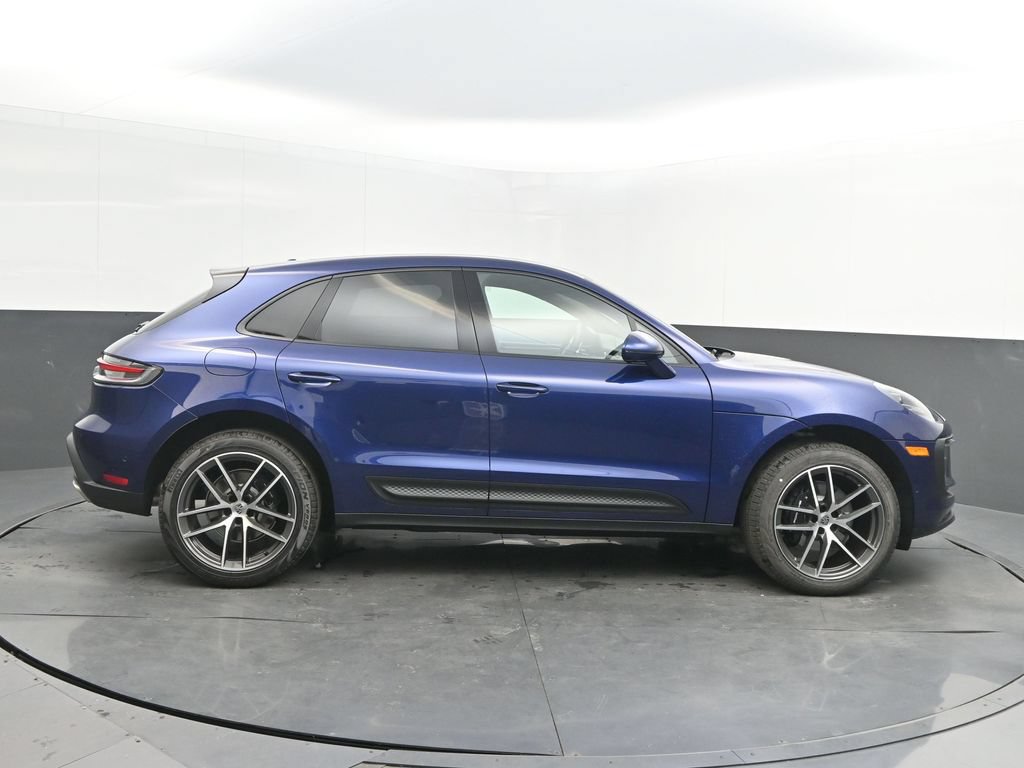 Certified 2026 Porsche Macan AWD/4WD image 8