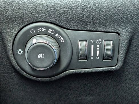 Used 2022 Jeep Compass Latitude image 32