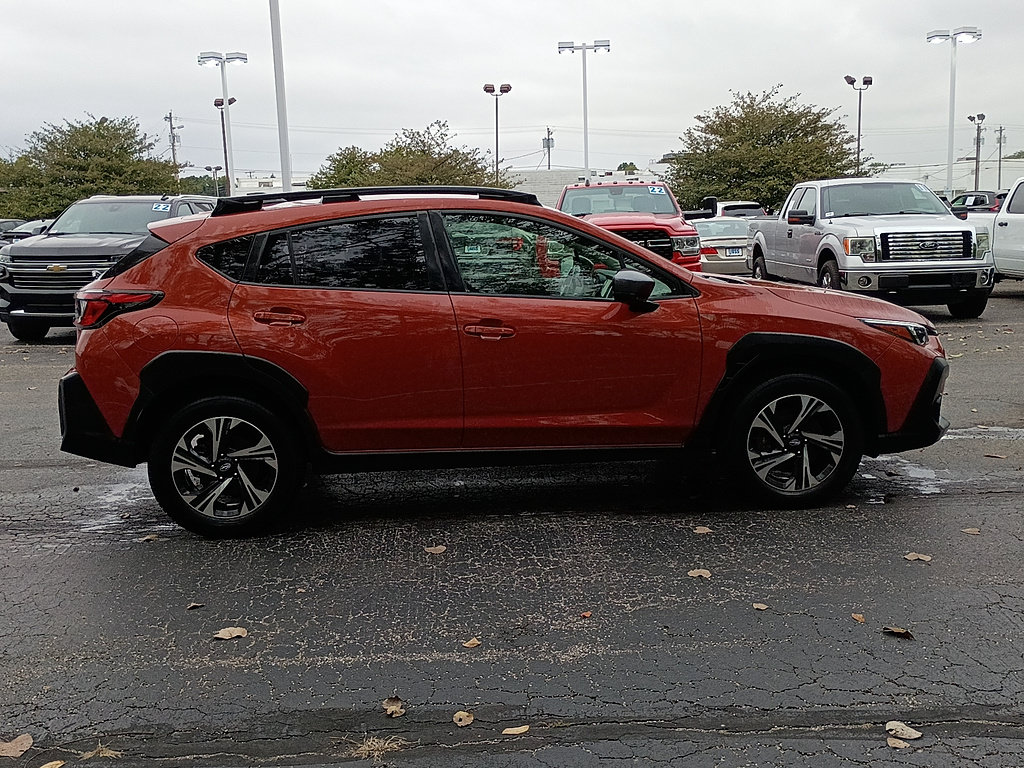 Used 2024 Subaru Crosstrek 2.0i Premium AWD/4WD image 2