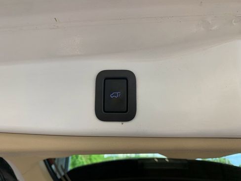 Used 2014 Toyota Highlander Limited AWD/4WD image 17