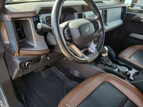 Used 2023 Ford Bronco Outer Banks image 10