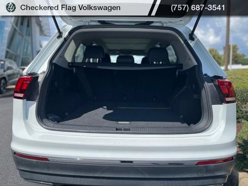 Used 2021 Volkswagen Tiguan SE w/ Panoramic Sunroof Package AWD/4WD image 34