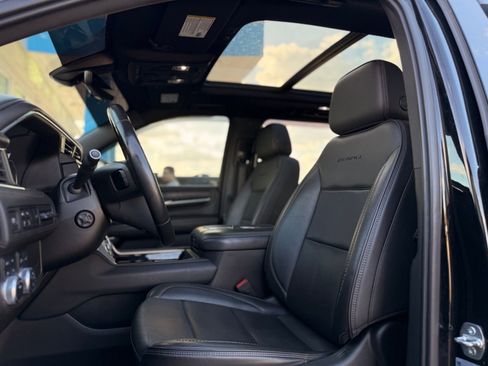 Used 2021 GMC Yukon XL Denali w/ Advanced Technology Package image 13