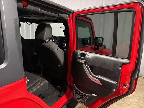 Used 2013 Jeep Wrangler Unlimited Sahara AWD/4WD image 25