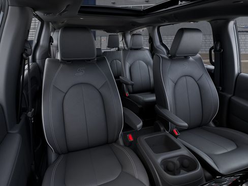 New 2025 Chrysler Pacifica Select w/ Uconnect Theater Family Group FWD image 9