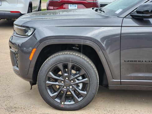 New 2026 Jeep Grand Cherokee Limited AWD/4WD image 6