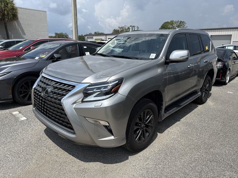 Used 2022 Lexus GX 460 Premium w/ Premium Package AWD/4WD image 2