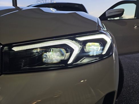 New 2026 BMW 330i Sedan w/ M Sport Package image 33