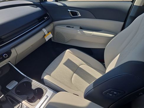 New 2026 Kia Carnival EX image 16