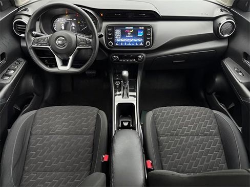 Used 2022 Nissan Kicks SV image 8