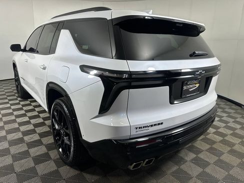 Used 2024 Chevrolet Traverse RS FWD image 3