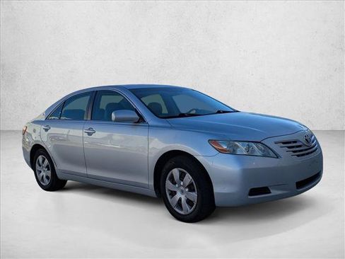 Used 2009 Toyota Camry LE image 3