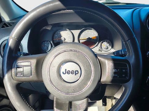 Used 2017 Jeep Patriot Latitude image 9