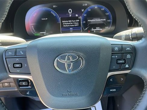 Used 2023 Toyota Crown XLE image 11