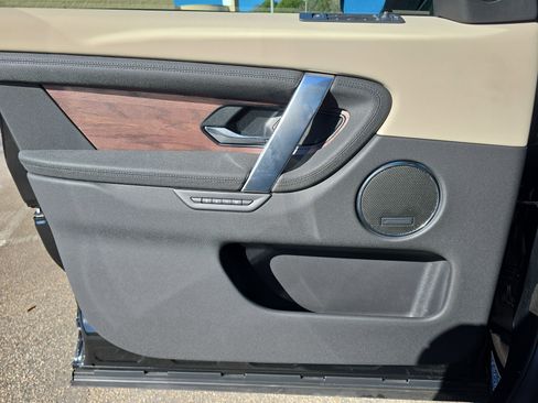 New 2025 Land Rover Discovery Sport S image 27