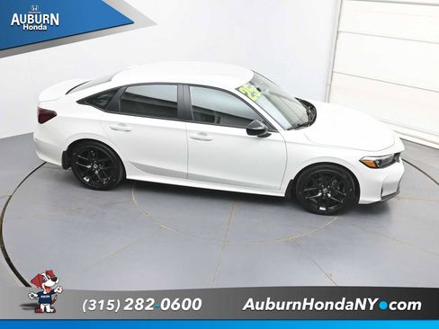 Used 2025 Honda Civic Sport image 33