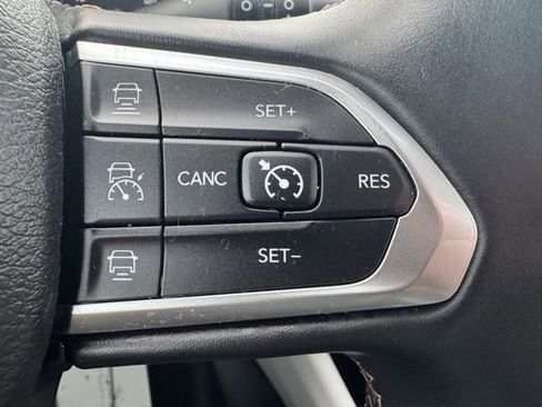 Certified 2022 Jeep Compass Limited image 13