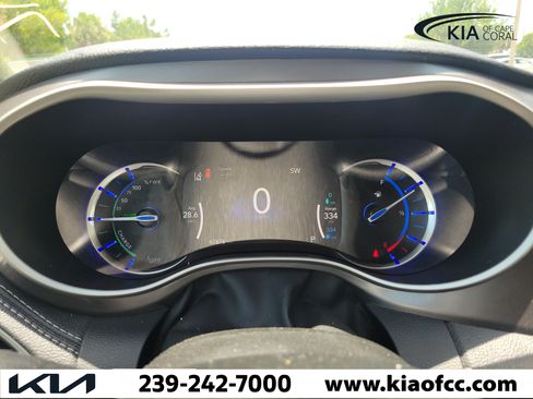 Used 2023 Chrysler Pacifica Touring-L FWD image 30