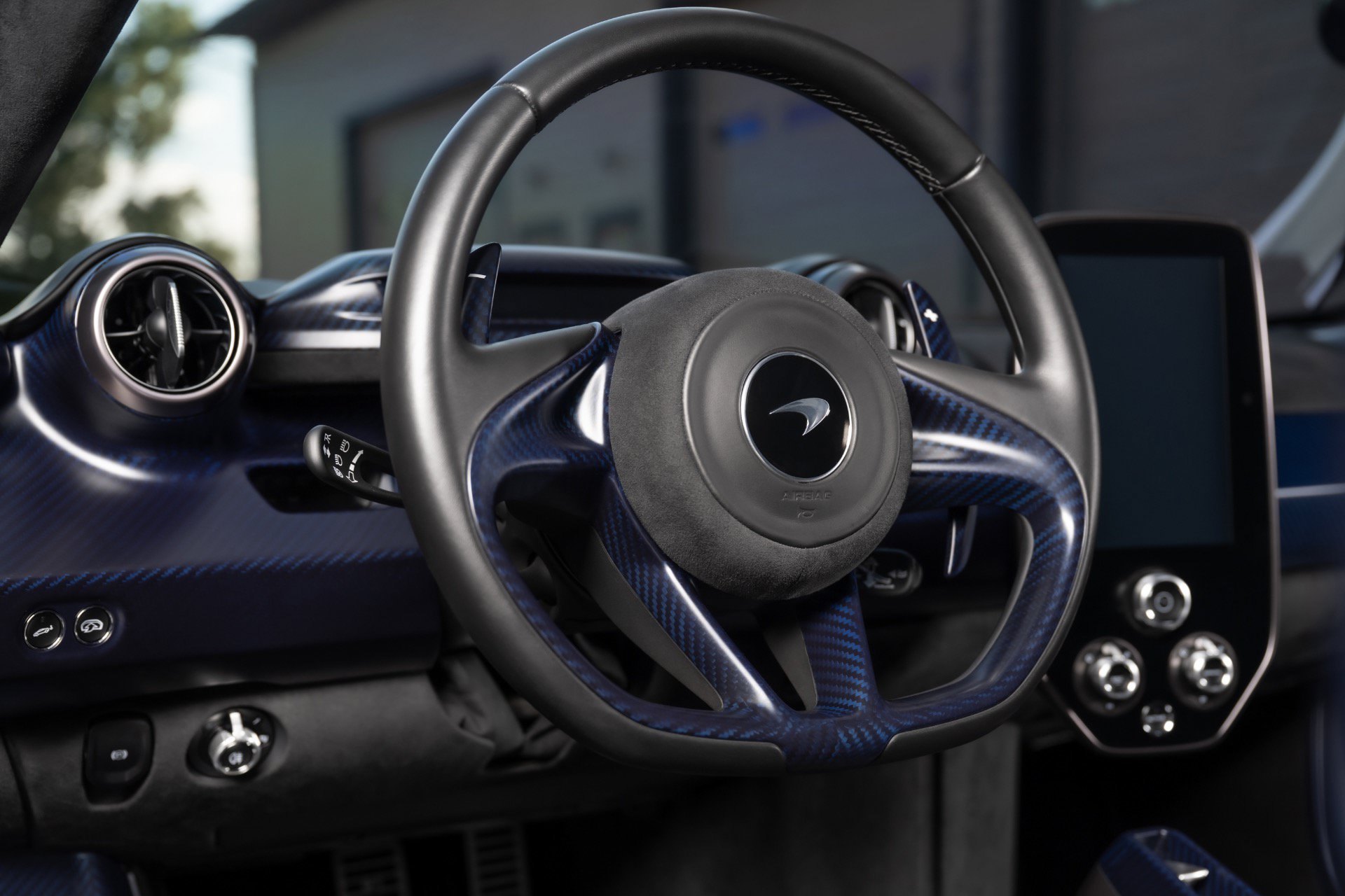 Used 2019 McLaren Senna RWD image 30