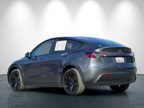Used 2023 Tesla Model Y Long Range image 6