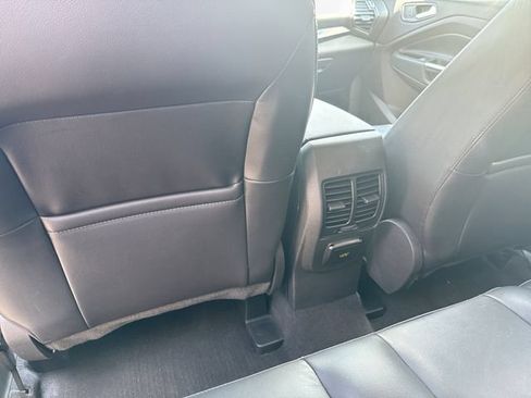 Used 2019 Ford Escape Titanium AWD/4WD image 25