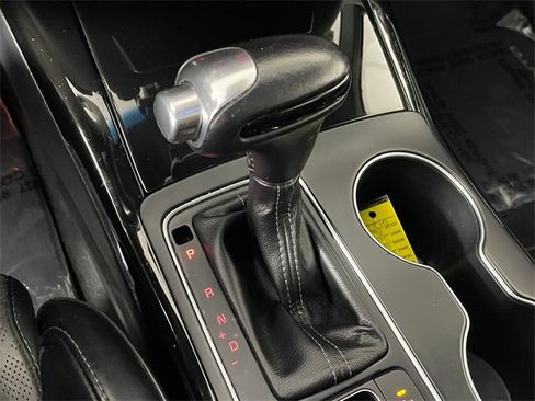 Used 2019 Kia Sorento SX image 11