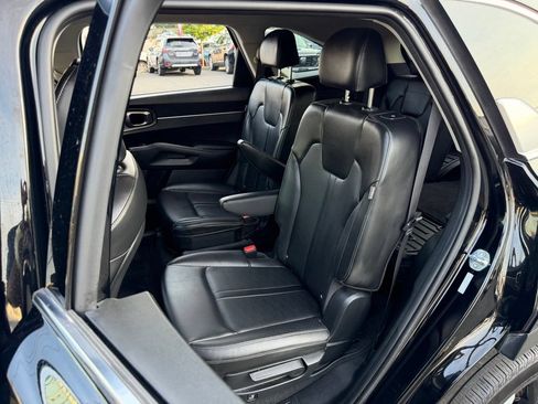 Used 2024 Kia Sorento EX AWD/4WD image 19