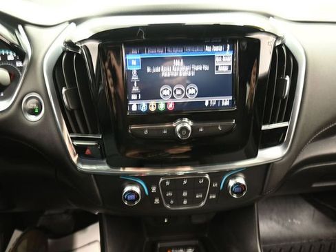 Used 2022 Chevrolet Traverse LT w/ LPO, Blackout Package image 9