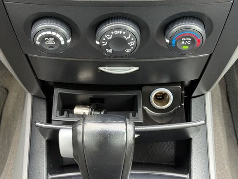 Used 2009 Kia Sorento LX RWD image 26