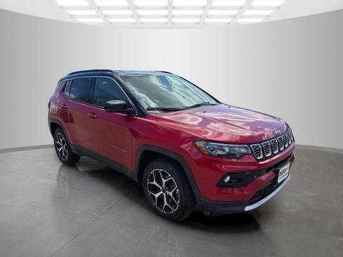 Used 2025 Jeep Compass Limited image 2