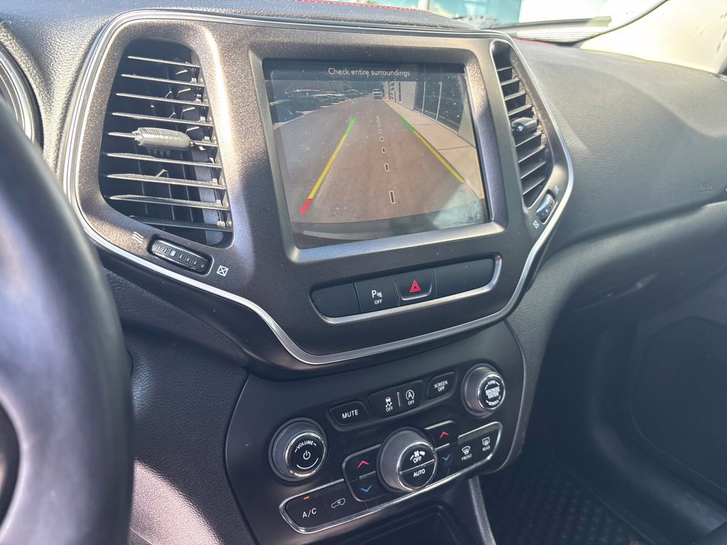 Used 2019 Jeep Cherokee Trailhawk w/ Comfort/Convenience Group AWD/4WD image 11