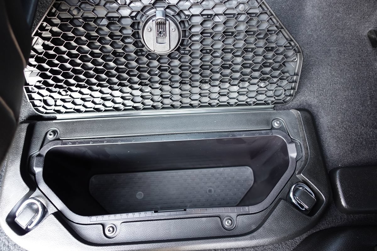 Used 2025 RAM 1500 Laramie w/ Sport Appearance Package AWD/4WD image 31