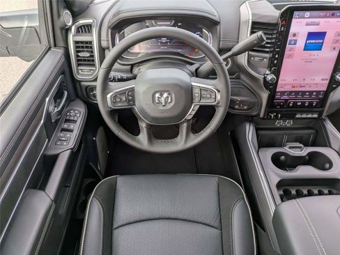 New 2026 RAM 2500 Laramie AWD/4WD image 16