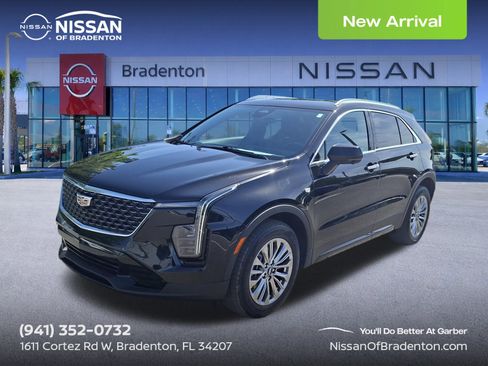 Used 2025 Cadillac XT4 Premium Luxury FWD image 1